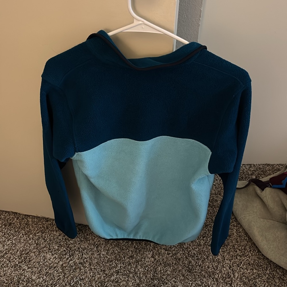 Patagonia Women’s Synchilla! - Picture 4 of 4